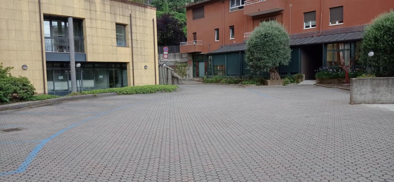 Como Per Voi-Tre Minuti Dal Lago Luaran gambar